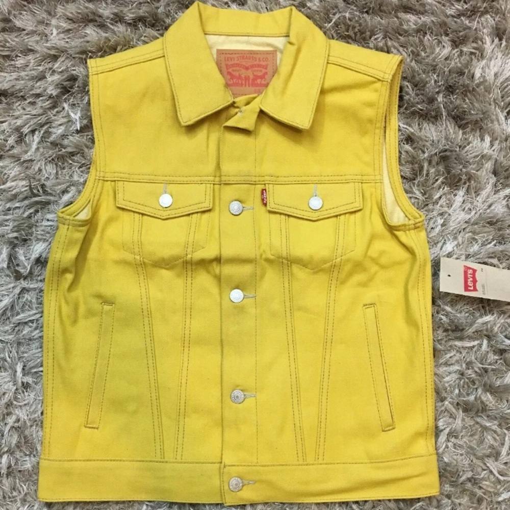 NWT Levi’s Yellow Rigid Trucker Sleeveless Jacket